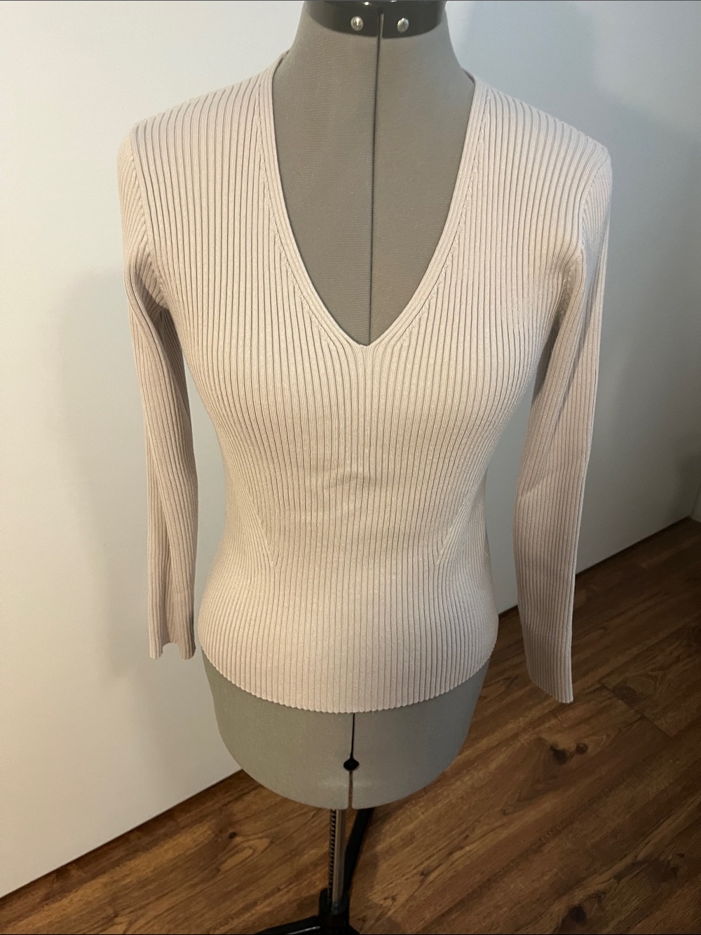 Philosophy Women’s Sweater - Picture 3 of 4